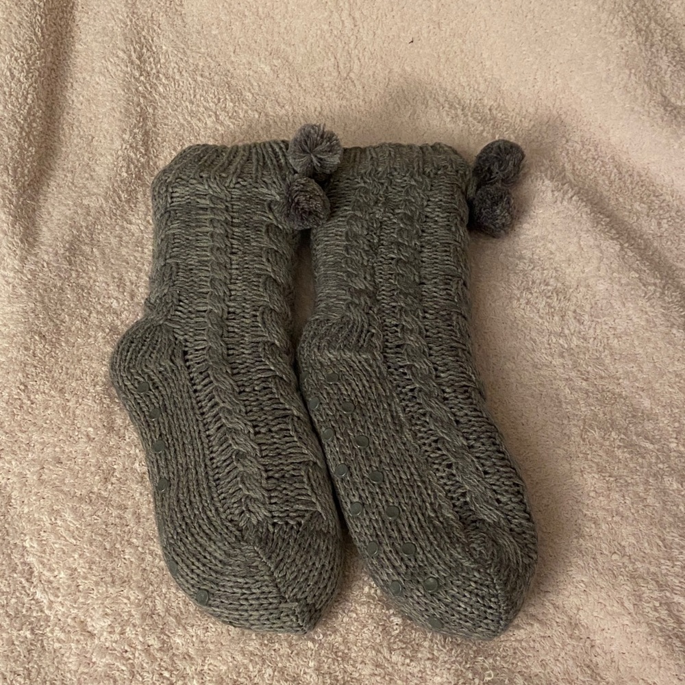 Cozy Gray Knit cabin Socks with Pom Poms NWOT